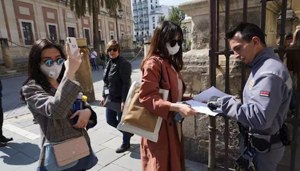 Cómo evitar que se te empañen tus gafas de sol con mascarilla