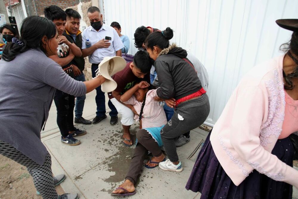 Suben a nueve los fallecidos en primer día del estado de emergencia de Perú  / MIGUEL GUTIERREZ