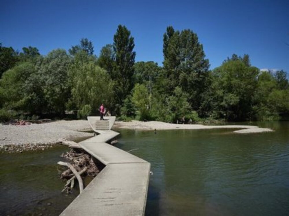 Rescatan el cadáver de un hombre del río Arga en Pamplona