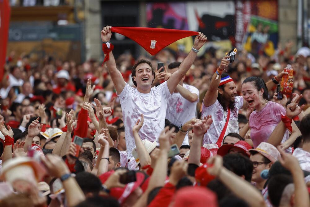 Unzué lanza el chupinazo: ¡Viva San Fermín, Gora San Fermín!