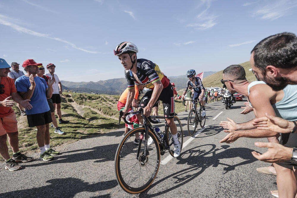 El belga Remco Evenepoel se impone en Larra Belagua, Kuss sigue líder