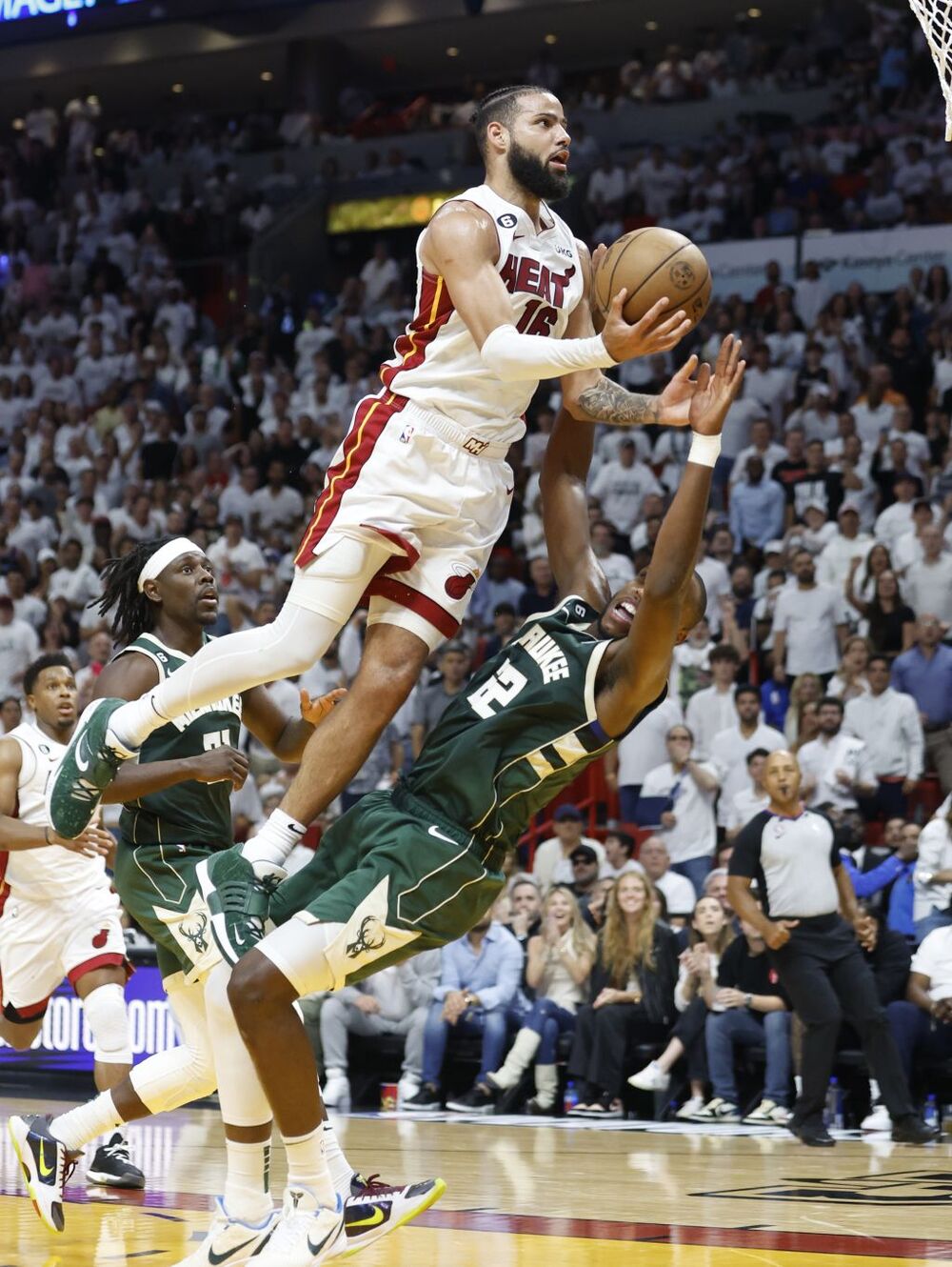 Miami Heat - Milwaukee Bucks  / RHONA WISE