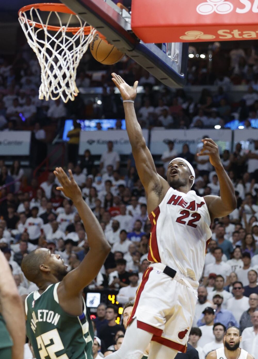 Miami Heat - Milwaukee Bucks  / RHONA WISE