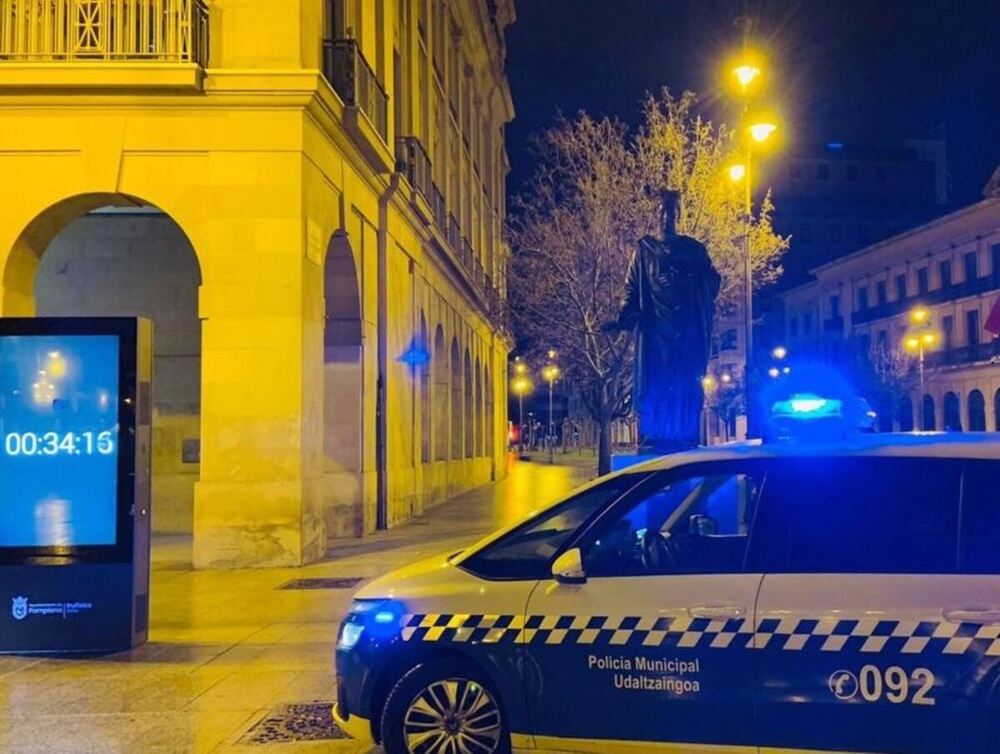 Tres detenidos por robar en plena calle de madrugada