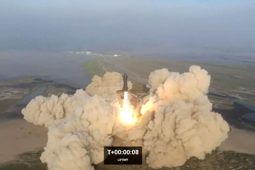 SpaceX's next-generation Starship spacecraft lifts off from the company's Boca Chica launchpad  / SPACEX