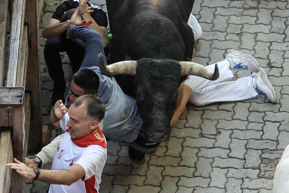 Octavo encierro de San Fermín  / J.P.URDIROZ / EFE