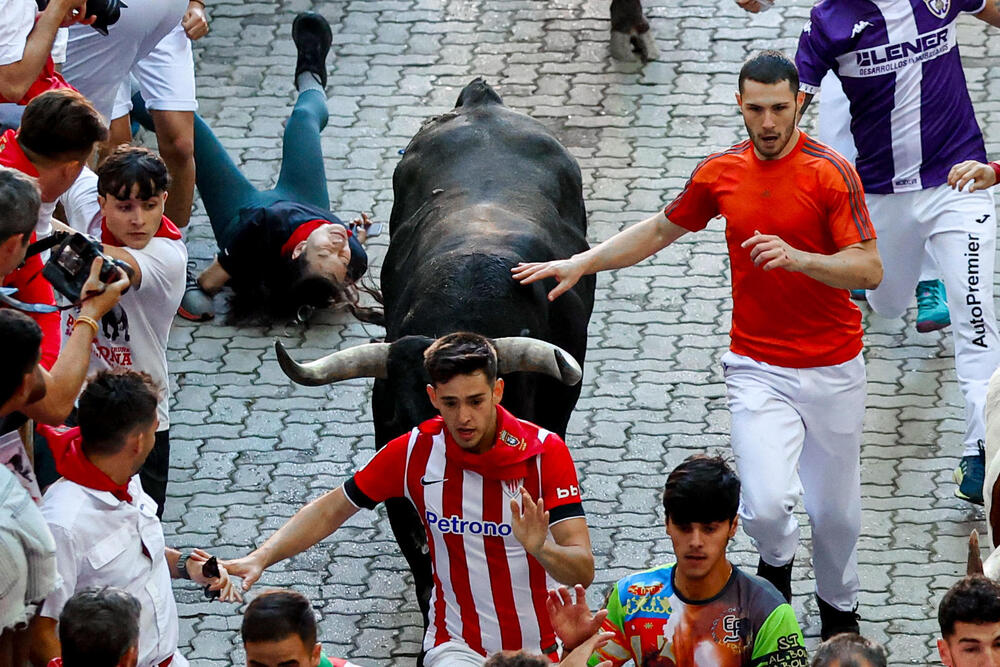 Octavo encierro de San Fermín  / J.P.URDIROZ / EFE