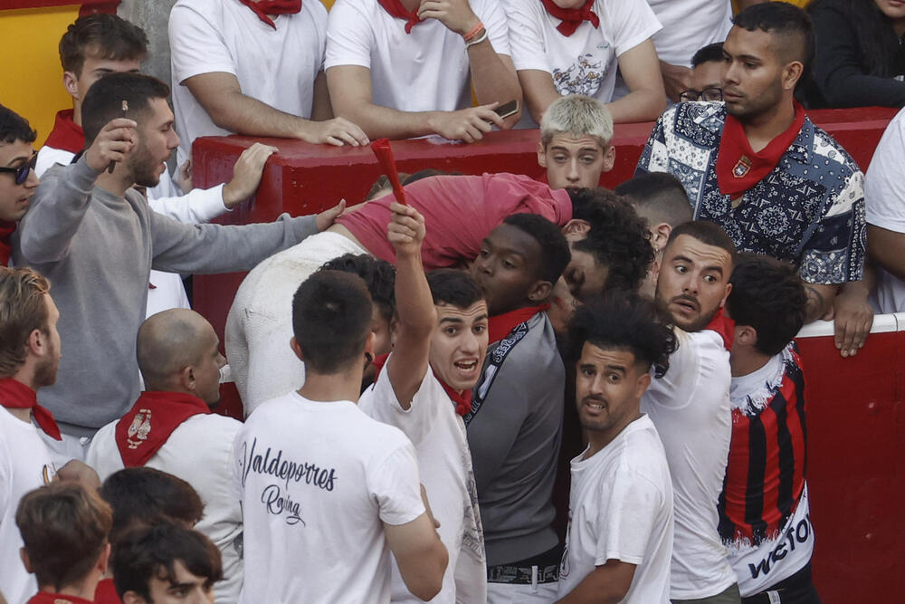 Octavo encierro de San Fermín  / JESÚS DIGES / EFE