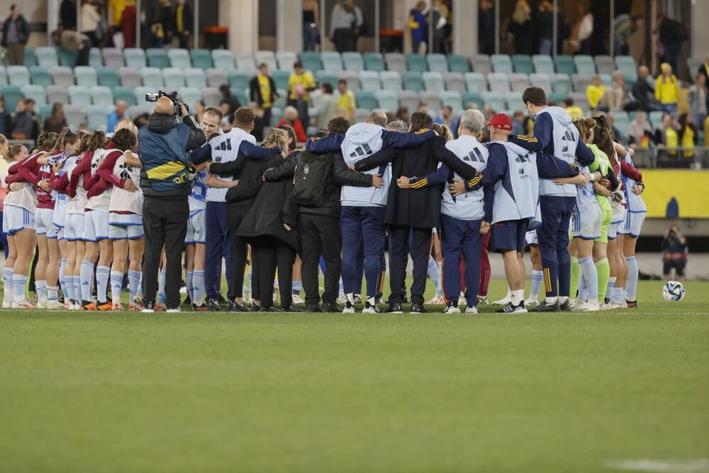 La selección española de fútbol se enfrenta a la selección de Suecia  / JUAN CARLOS CÁRDENAS