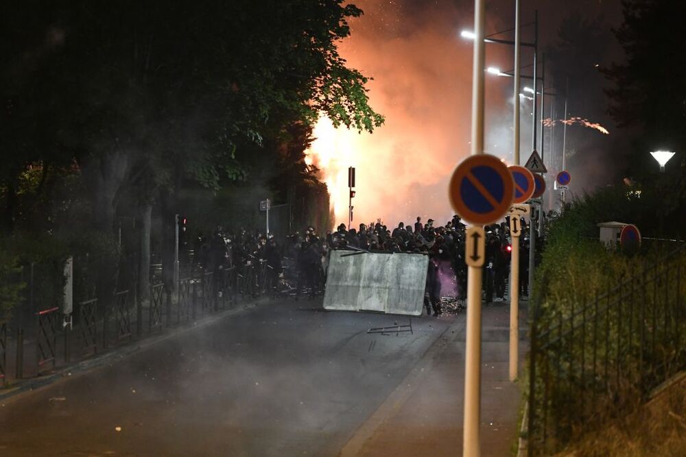 Riots in Nanterre after teenager was killed by police  / JULIEN MATTIA