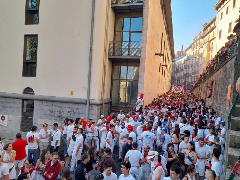 El encierro de la villavesa pone fin a la fiesta en Pamplona