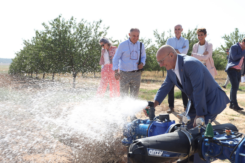 Los cultivos de Sesma se riegan ya con agua del Canal