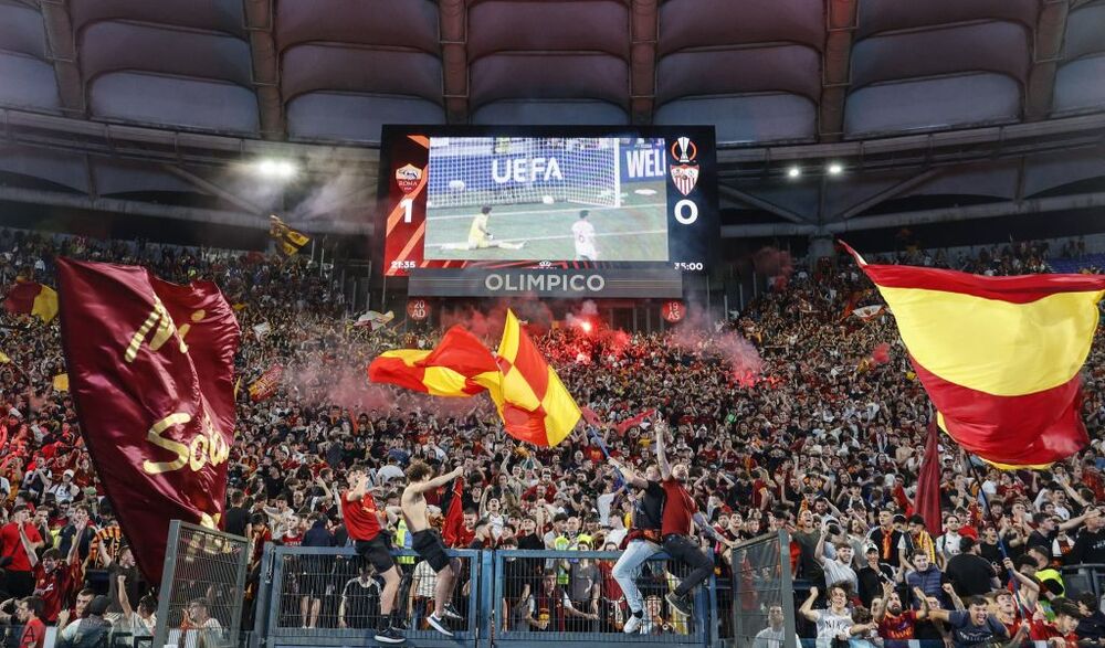 UEFA Europa League Final - Fan reactions in Rome  / FABIO FRUSTACI