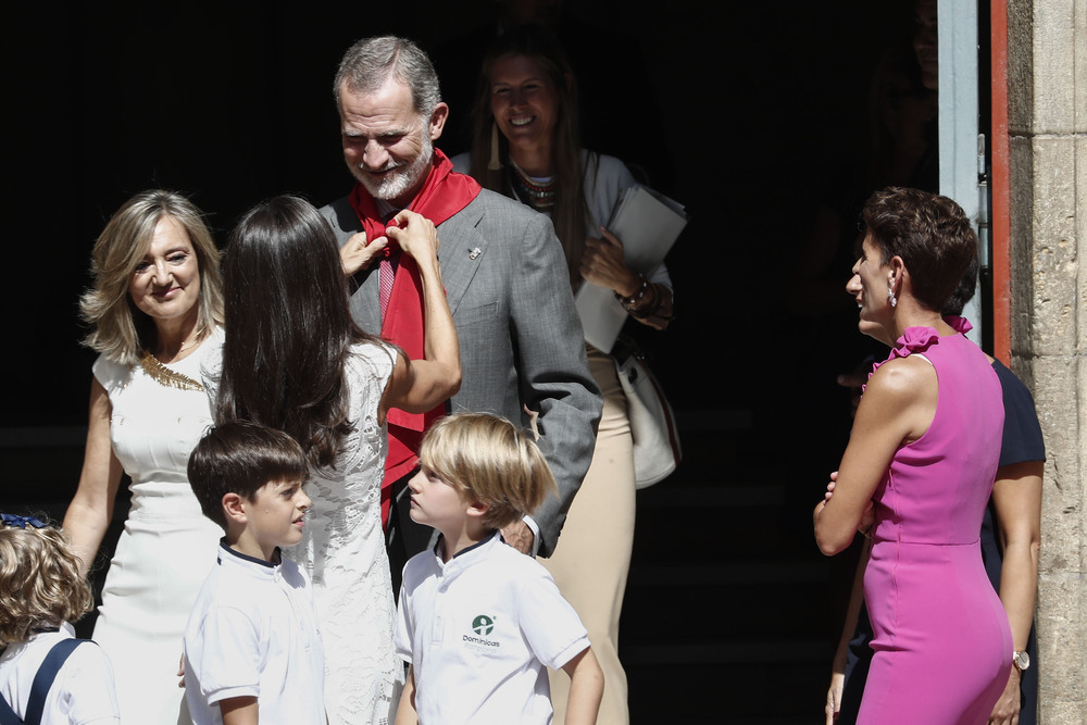 DIRECTO | Los Reyes saludan desde el balcón del Ayuntamiento