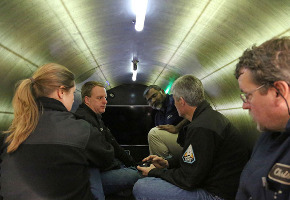 Fotografía facilitada por Ocean Gate que muestra el interior un submarino turístico con capacidad para cinco personas operado por la citada compañía.