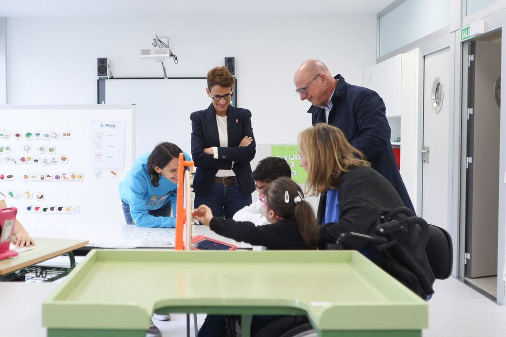 La Presidenta Chivite visita el colegio Andrés Muñoz Garde