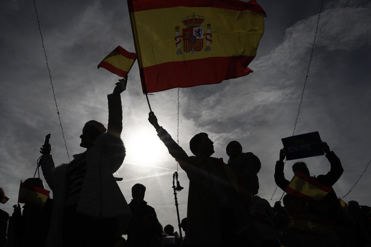 Varios miles de personas protestan en la plaza del Castillo de Pamplona contra la amnistía  / JESÚS DIGES