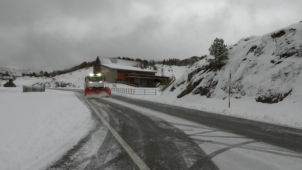 Cerrada la NA-137, Burgui-Isaba-Francia, por la nieve