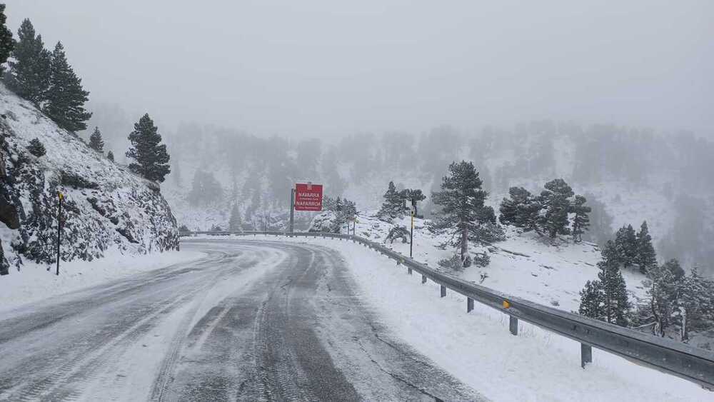 Cerrada la NA-137, Burgui-Isaba-Francia, por la nieve