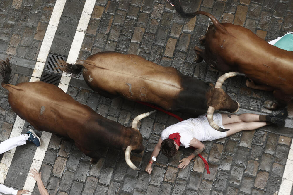 Primer encierro de los sanfermines 2023  / JESÚS DIGES / EFE