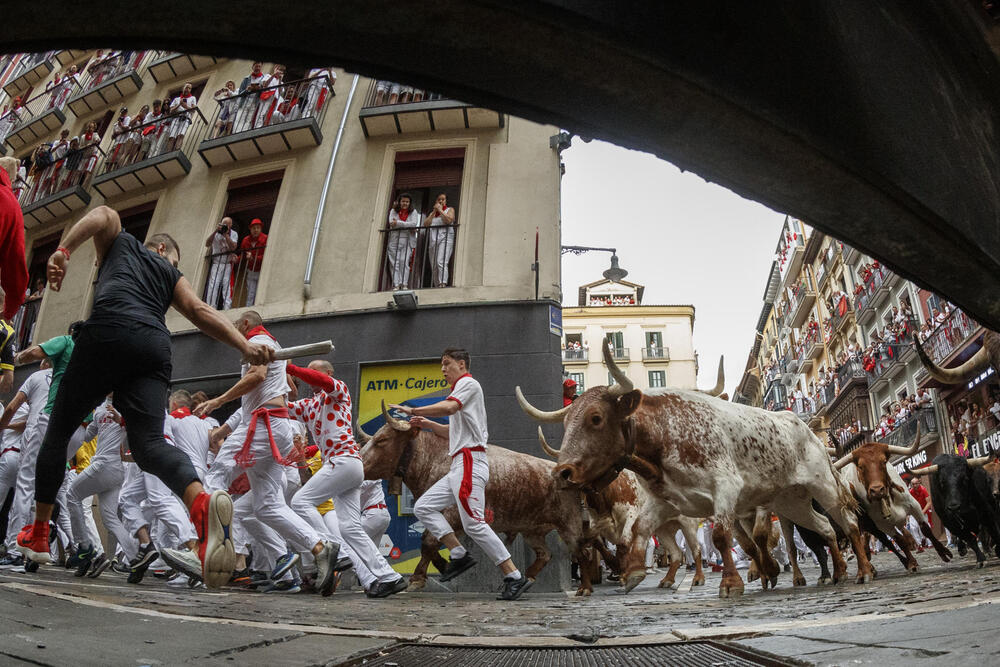 Primer encierro de los sanfermines 2023  / RODRIGO JIMÉNEZ / EFE