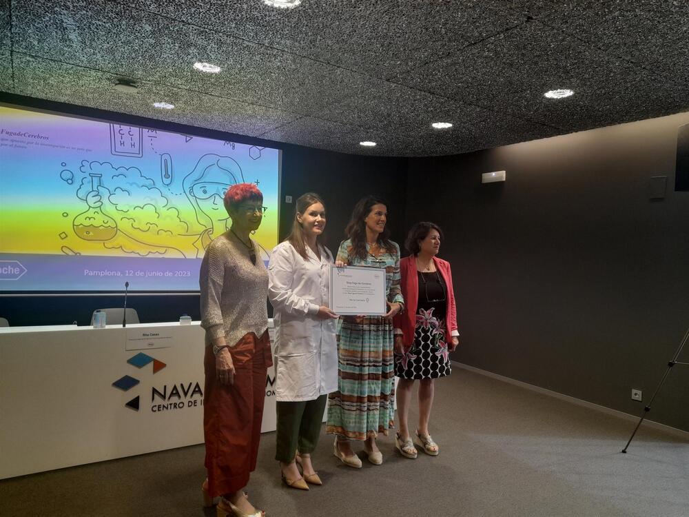 Acto de entrega de la ayuda de Roche Farma España 'Stop fuga de cerebros' 2023 a la investigadora de Navarrabiomed Eva Jover - EUROPA PRESS