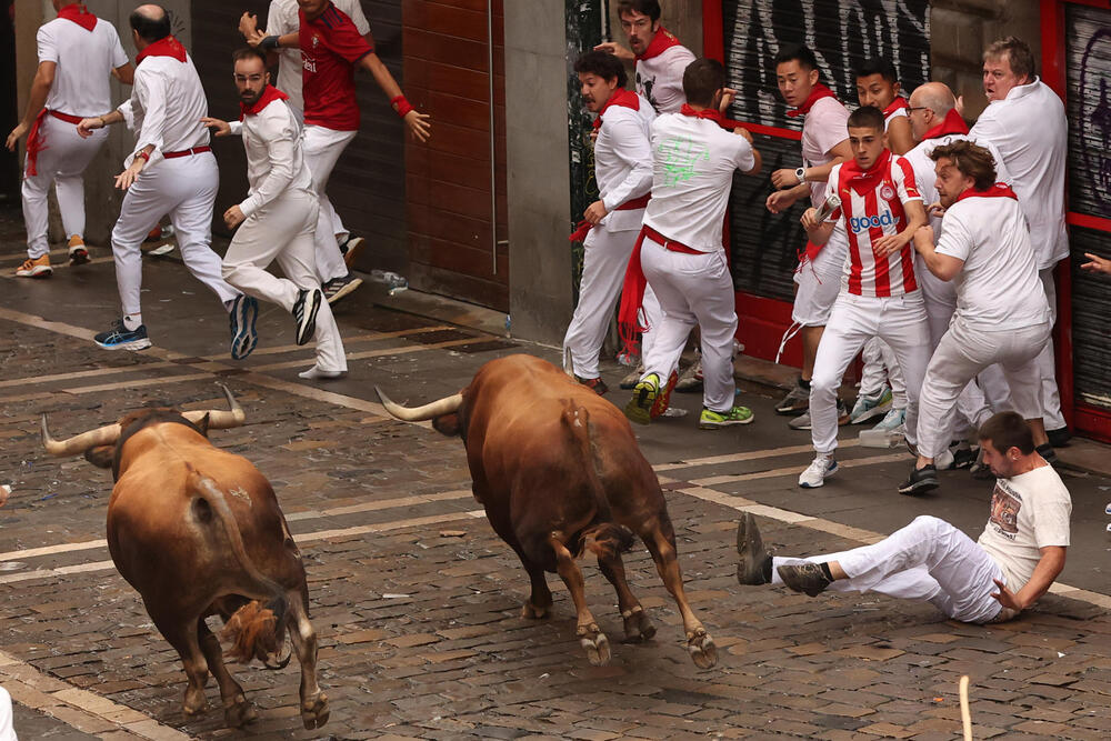 First bullrun of Sanfermines 2023  / J.P.URDIROZ / EFE