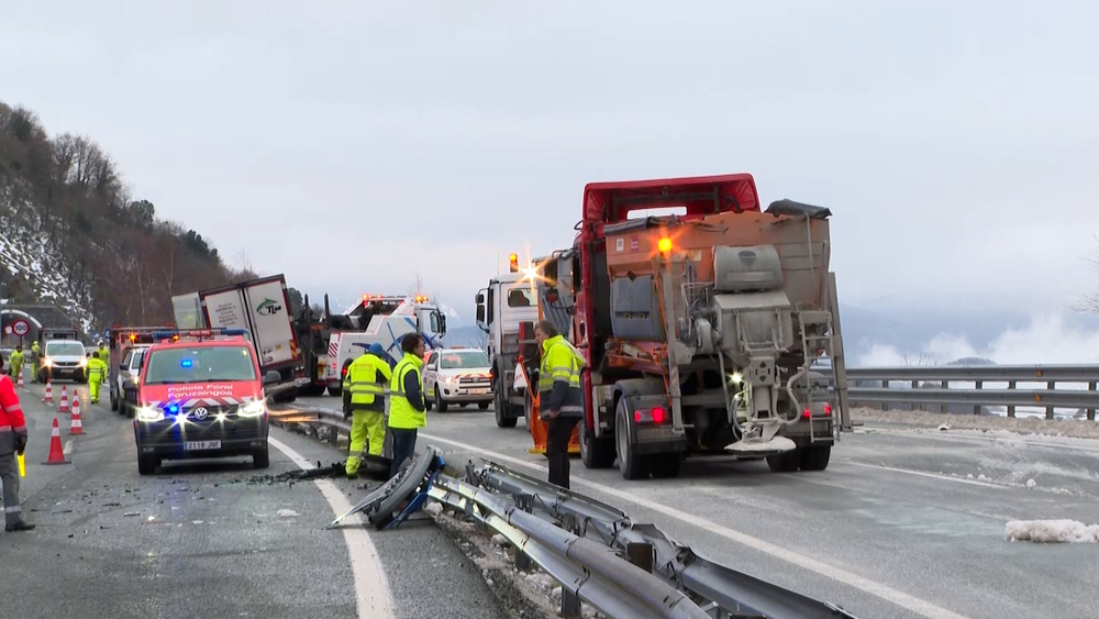 El hielo causa cuatro accidentes en las carreteras navarras