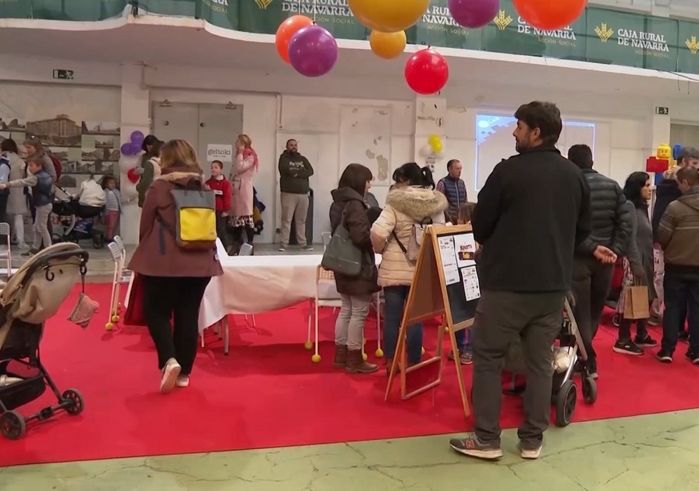 Empresas y familias se reúnen en la feria Navarra Txiki