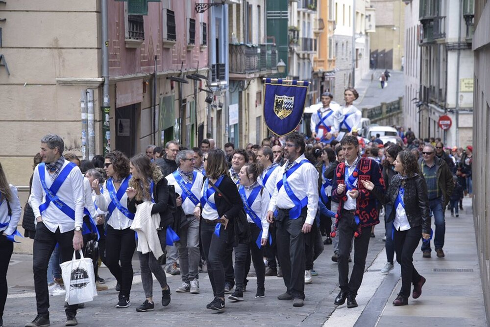 El Ayuntamiento recibe a los mayordomos de la Rochapea