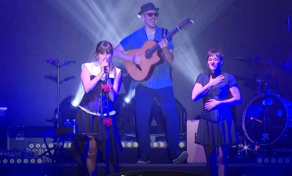 Rozalén durante su concierto en el Navarra Arena