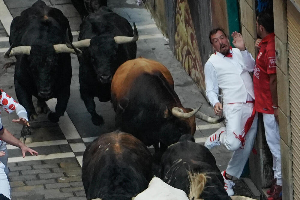 La nobleza de los Fuente Ymbro brilla en el cuarto encierro