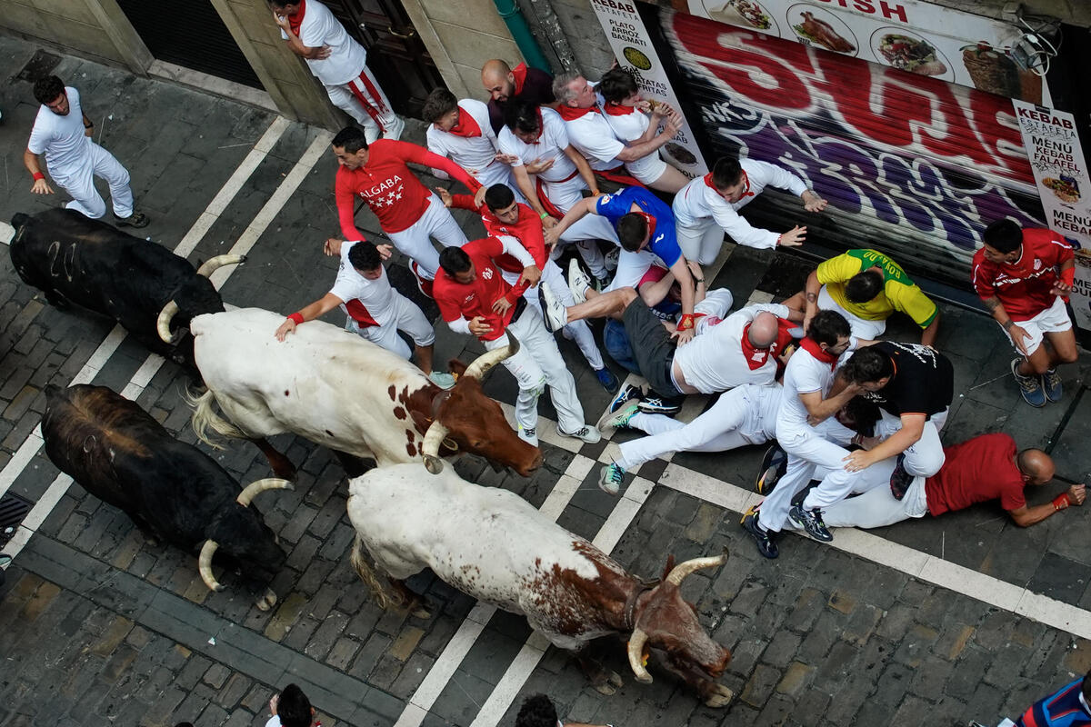 Cuarto encierro de los Sanfermines  / EFE