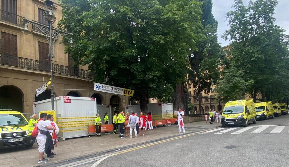 Puesto de atención de DYA Navarra en los Sanfermines