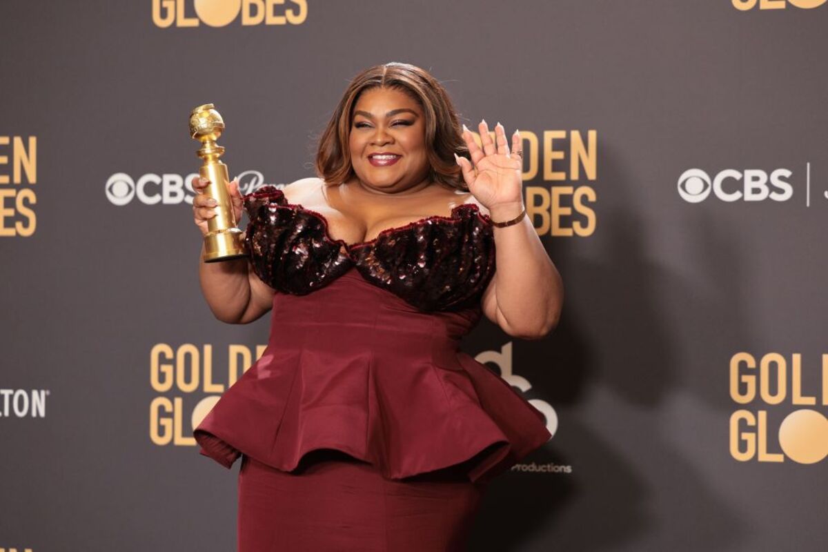 81st Golden Globe Awards - Press Room  / ALLISON DINNER