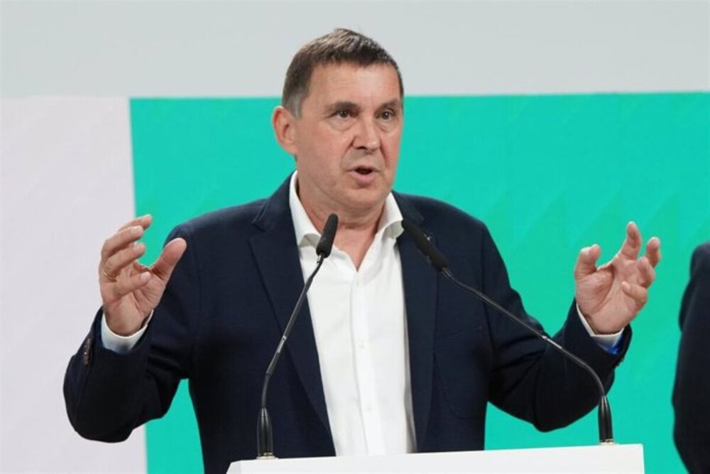 Otegi durante un acto de campaña