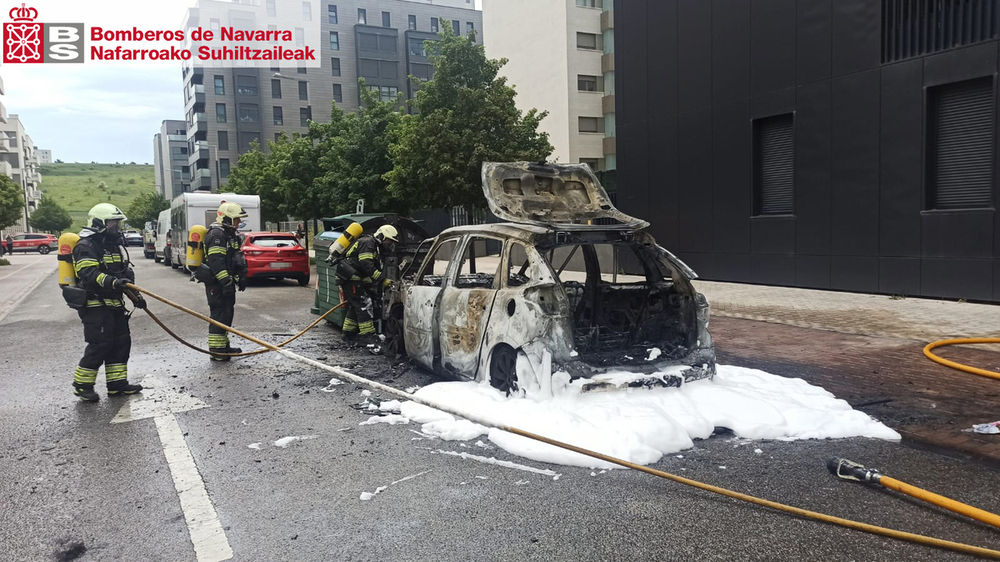 Arde un coche en Lezkairu sin ocasionar heridos