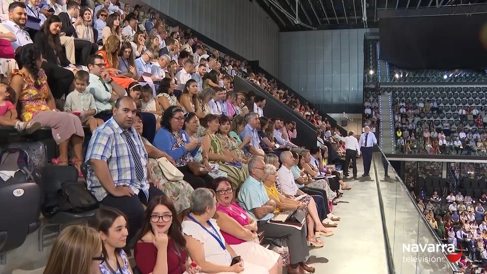 Más de 4500 testigos de Jehová se reúnen en el Navarra Arena