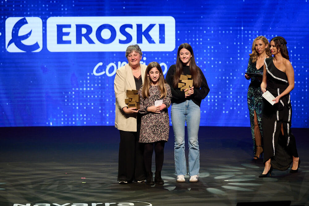 Iera Garbisu y Lola Bronte, Premio Valores Jóvenes