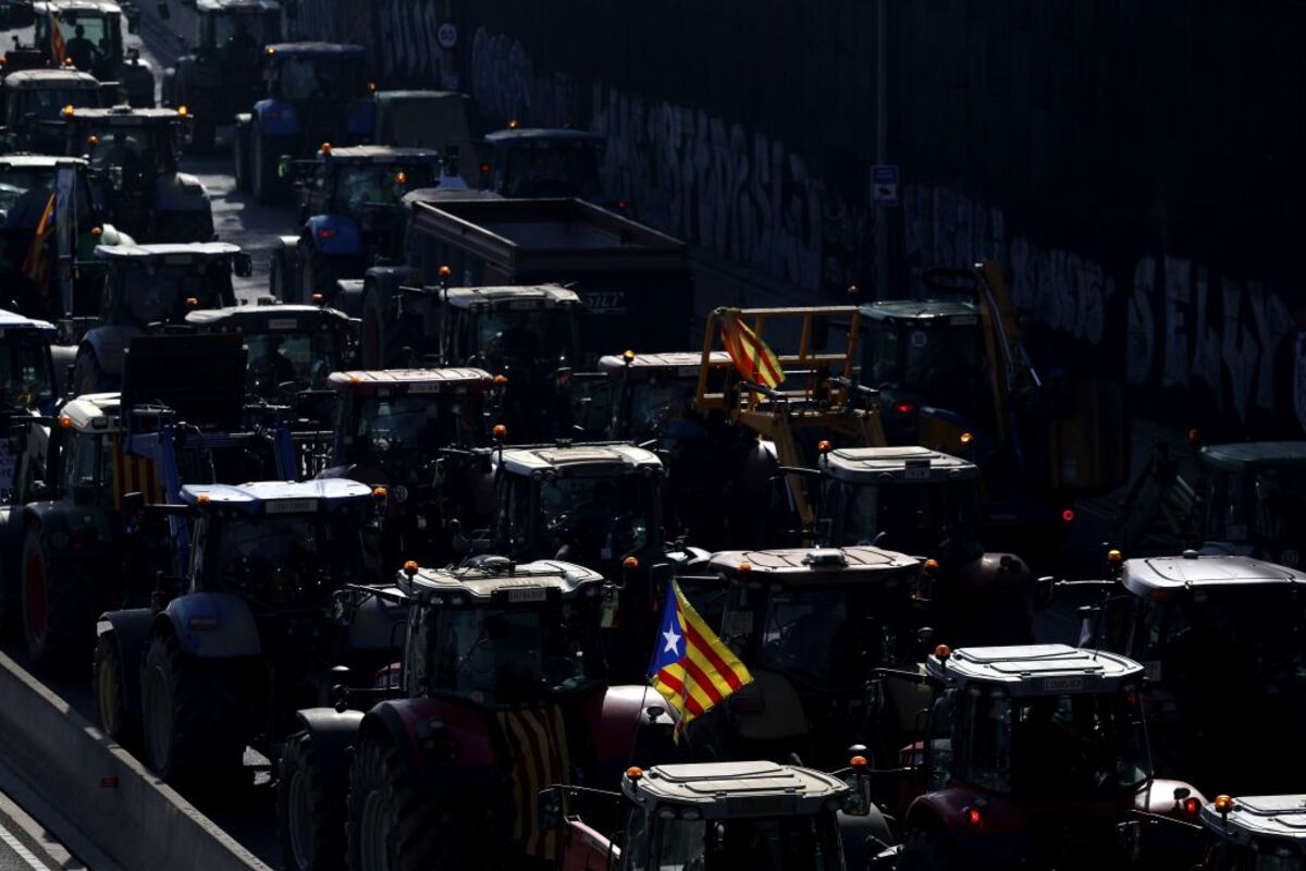 Centenares de tractores de la marcha agrícola llegan a Barcelona