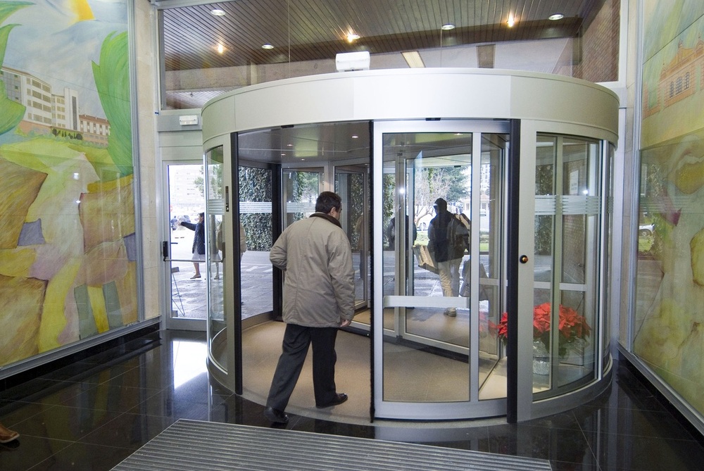 Entrada del Hospital Universitario de Navarra