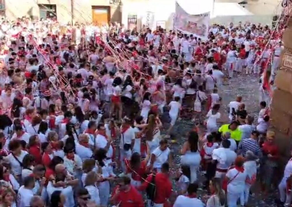 El cohete estalla en el cielo de Corella por el Alzheimer