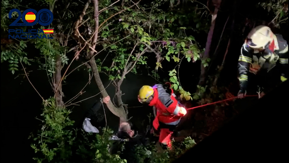 Rescatan a una mujer del Arga tras caer de más de 5 metros