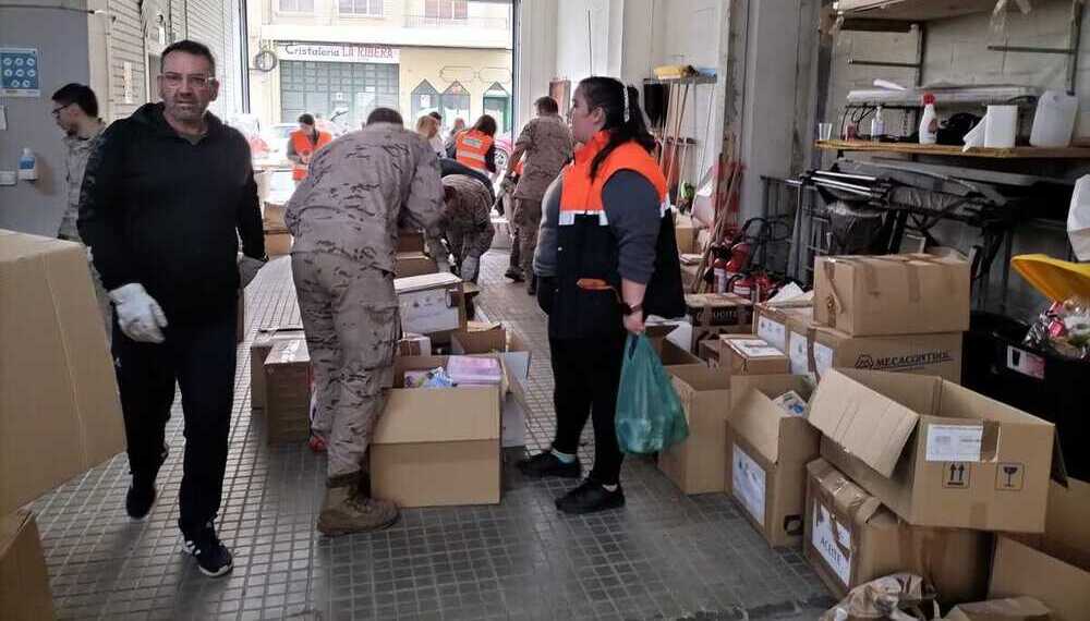 Tudela trabaja en la recogida de material humanitario