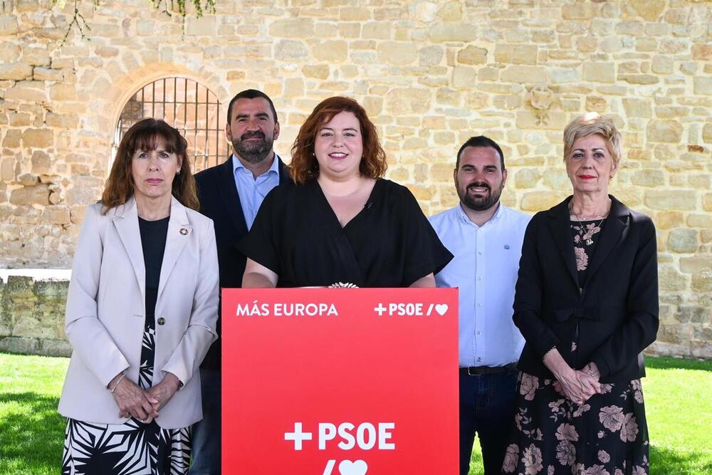 Elena Sancho, candidata navarra del PSOE a las elecciones europeas, en un acto en Sesma