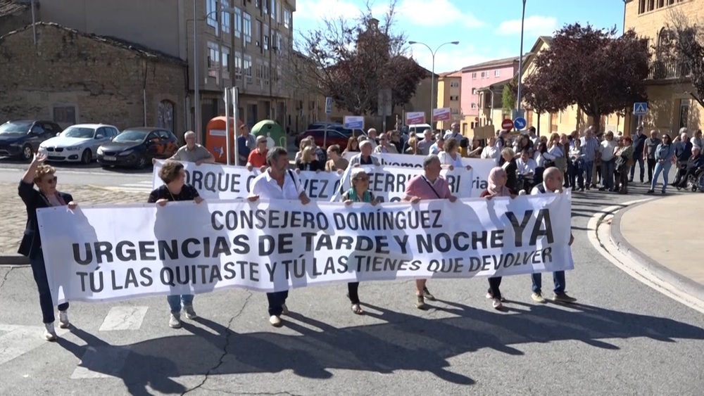 Olite se echa a la calle por su servicio de urgencias