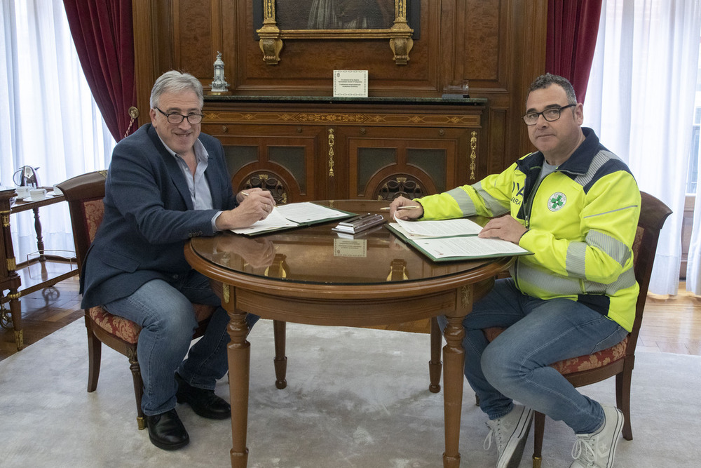 El Ayuntamiento de Pamplona y la Asociación de Ayuda en Carretera de Navarra (DYA) han firmado el convenio de colaboración anual