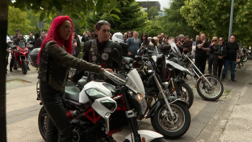 Despedida entre motores en recuerdo al motorista fallecido en Obanos