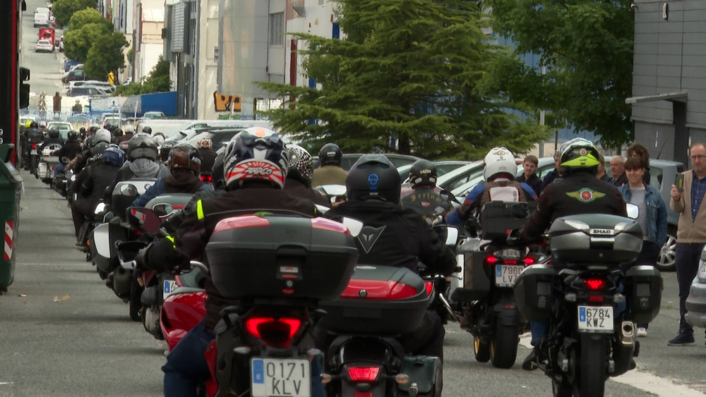 Despedida entre motores en recuerdo al motorista fallecido en Obanos