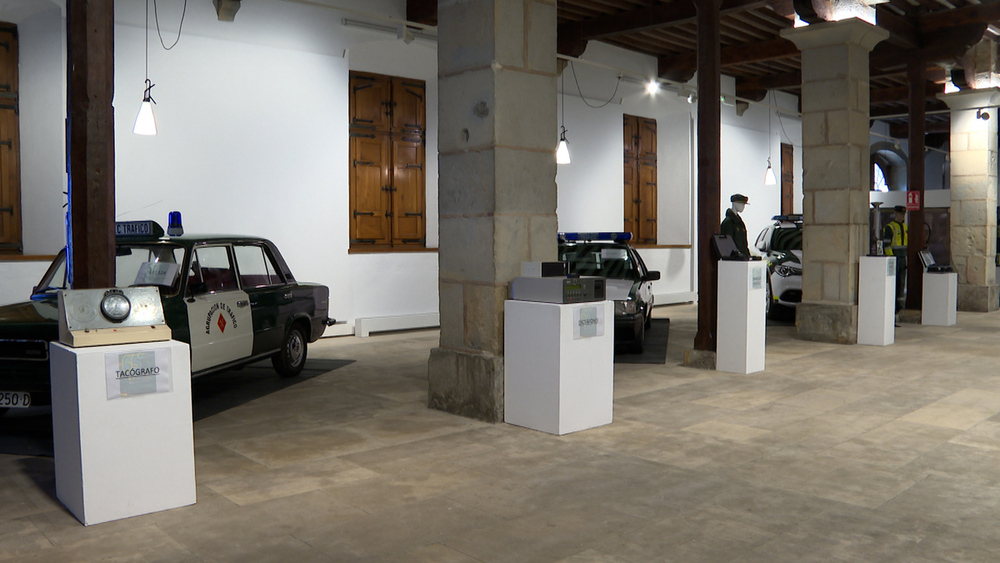 Exposición de los 65 años de historia de Guardia Civil de Tráfico